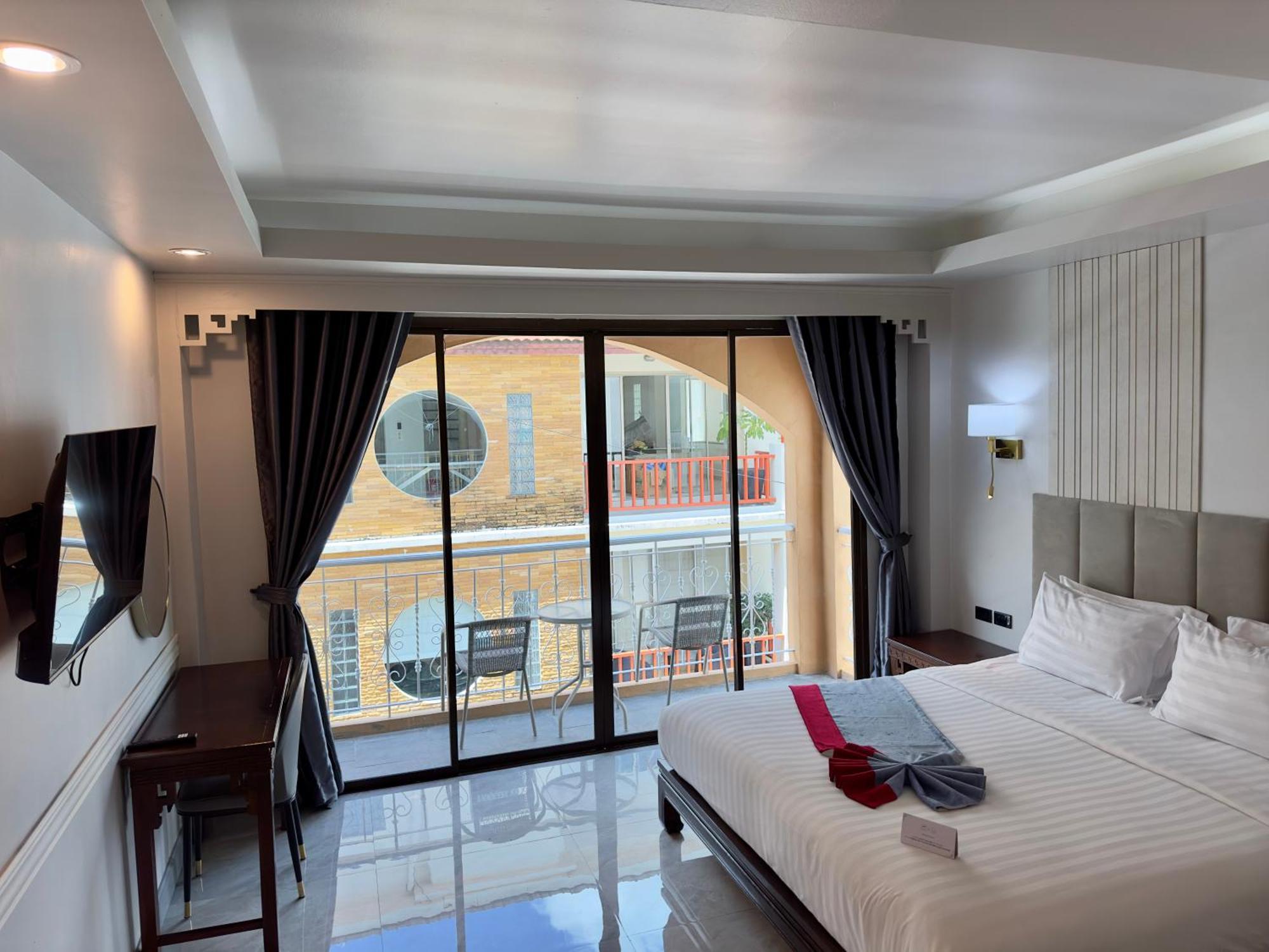Grand Orlov Apart Hotel Patong Extérieur photo
