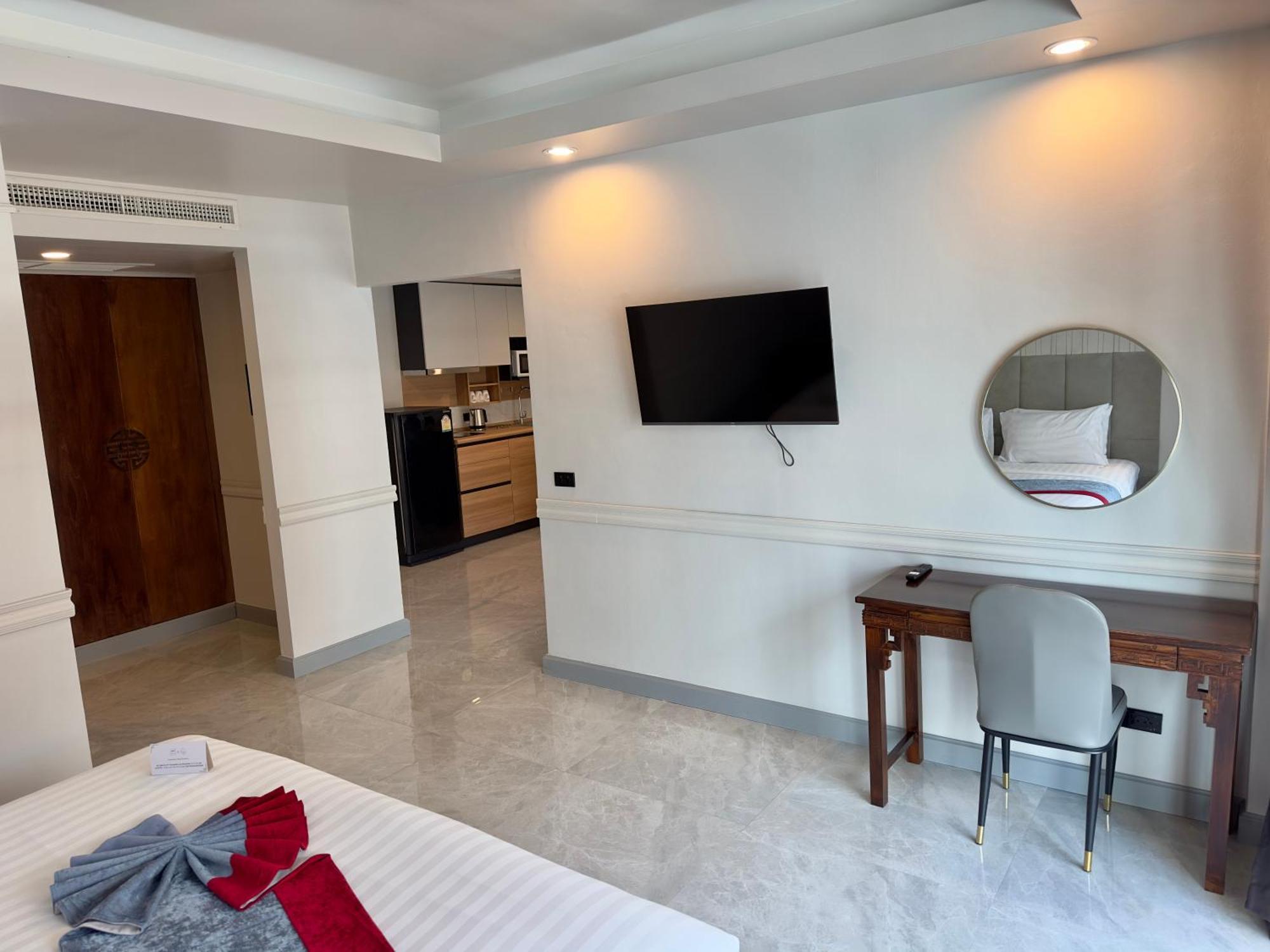 Grand Orlov Apart Hotel Patong Extérieur photo